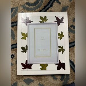 Sonoma Maple Leaf Frame